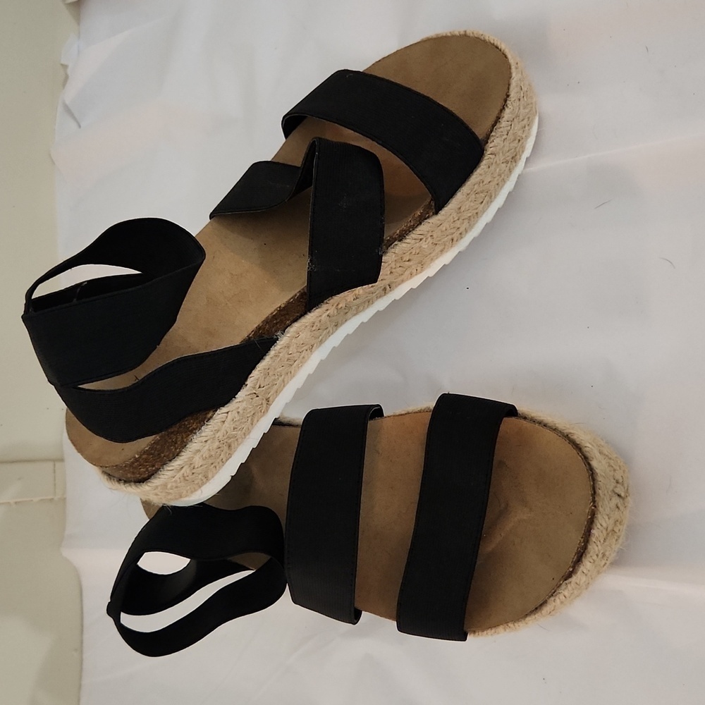 Womens rattan wide sole sandal